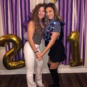 Meet your Posher, Caroline